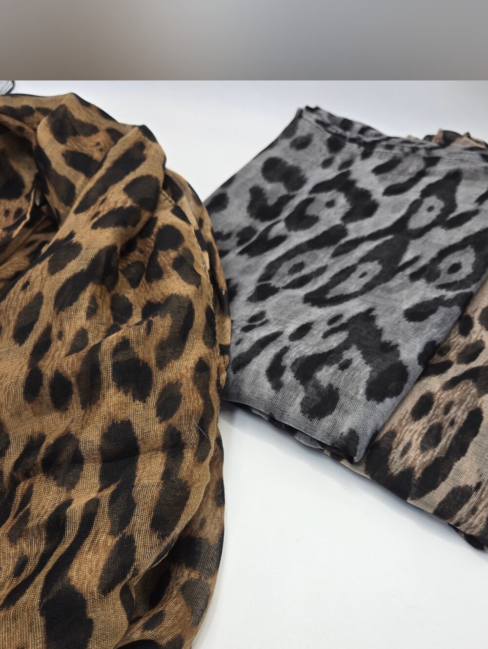 NWOT - LARGE Synthetic 100% Silk Feel Fashion Scarves - Picture 9 of 12
